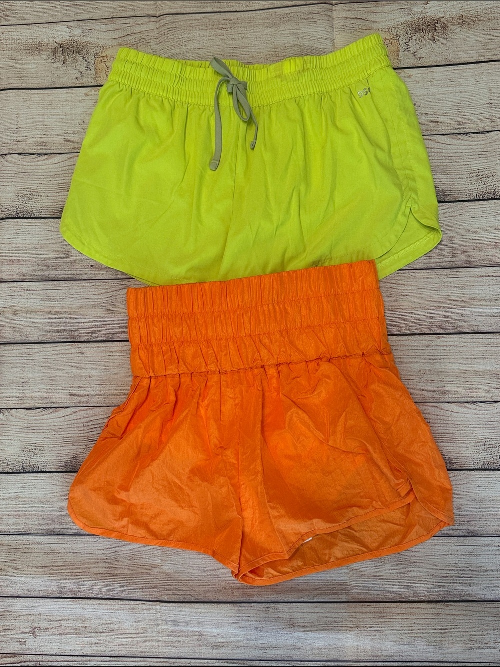⚽️⚽️⚽️3 for 12$⚽️⚽️⚽️Bundle of Athletic Shorts-Medium